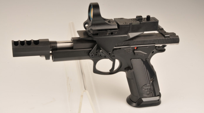 Cz 75 Ts Czechmate, un amico tra gli stage Cz 75 Ts Czechmate, un amico tra gli stage
