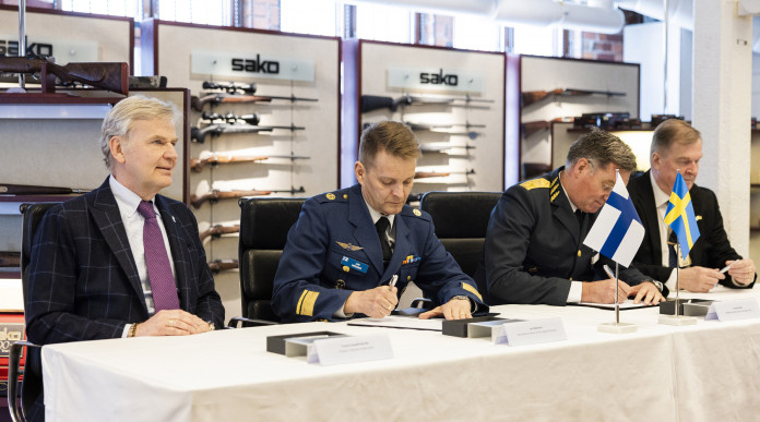 Accordo tra Sako e forze armate di Svezia e Finlandia Accordo tra Sako e forze armate di Svezia e Finlandia