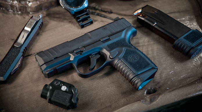 Fn Reflex, la pistola microcompatta a capacità elevata Fn Reflex, la pistola microcompatta a capacità elevata