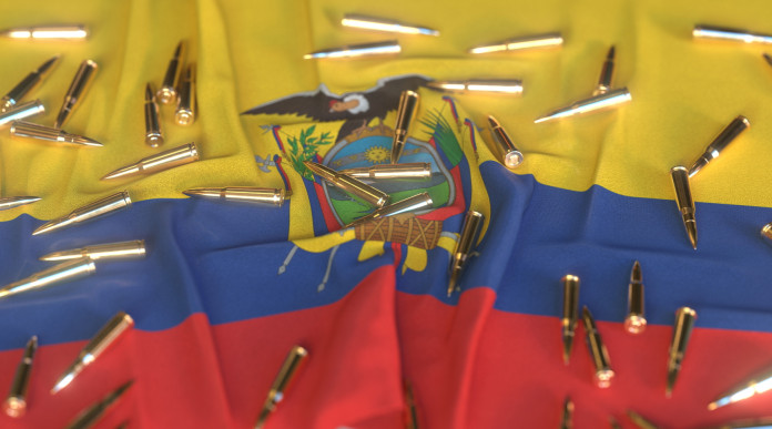 Liberalizzate le armi per difesa in Ecuador Liberalizzate le armi per difesa in Ecuador: munizioni sulla bandiera dell'ecuador