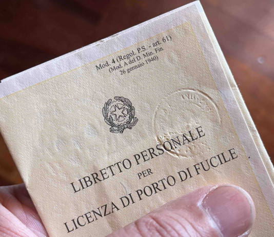 Porto d’armi, i numeri del ministero per il 2022: licenze in lieve crescita Porto d’armi, i numeri del ministero per il 2022 licenze in lieve crescita