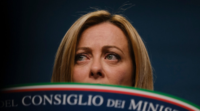 Pacchetto sicurezza, le novità sulle armi Pacchetto sicurezza, le novità sulle armi: Giorgia Meloni in conferenza stampa