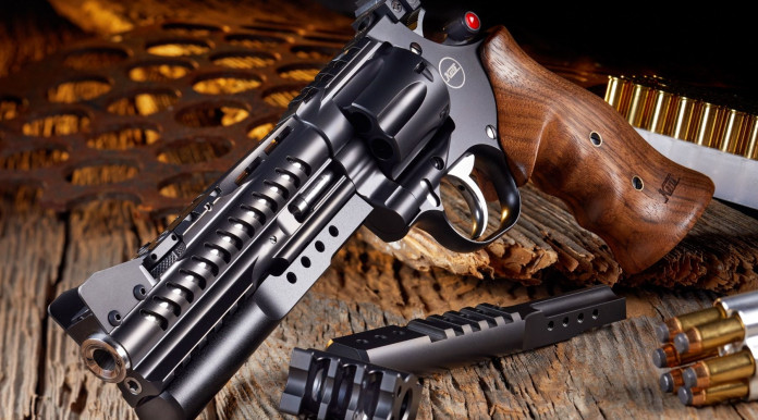 Nighthawk custom Korth Super sport Gts, un nuovo revolver custom Nighthawk custom Korth Super sport Gts, un nuovo revolver custom