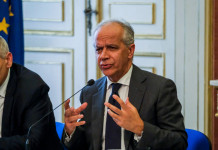 Porto d’armi senza licenza: il governo approva decreto Porto d’armi senza licenza: Matteo Piantedosi, ministro dell'Interno