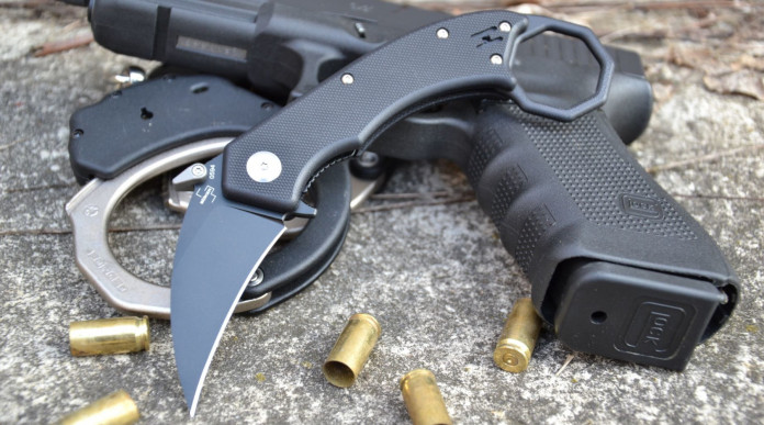 Böker Hel, karambit dalla leggerezza infernale Böker Hel, karambit dalla leggerezza infernale