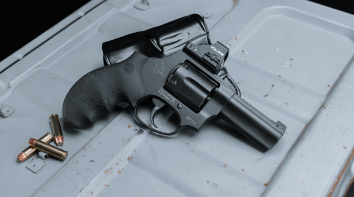 Taurus 327 Defender Toro, un revolver optic ready in .327 Federal magnum Taurus 327 Defender Toro, un revolver optic ready in .327 Federal magnum