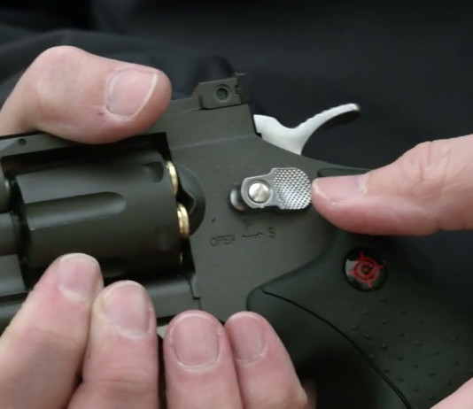 Crosman Snr357 calibro 4,5 mm, la prova del revolver ad aria compressa Crosman Snr357