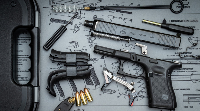 Quali sono state le pistole semiautomatiche più vendute in America nel primo trimestre 2024? Quali sono state le pistole semiautomatiche più vendute in America nel primo trimestre 2024? pistola Glock G19 Gen5 smontata