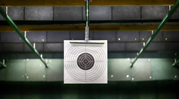 Diffuso l’elenco dei qualificati alla finale di Coppa del mondo di tiro Issf 2024 Diffuso l’elenco dei qualificati alla finale di Coppa del mondo di tiro Issf 2024: shooting range with target