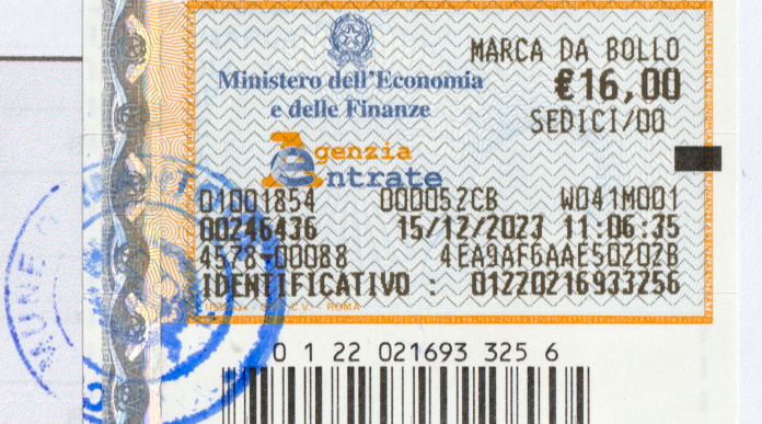 Necessaria marca da bollo sul certificato d’idoneità al maneggio delle armi Necessaria marca da bollo sul certificato d’idoneità al maneggio delle armi