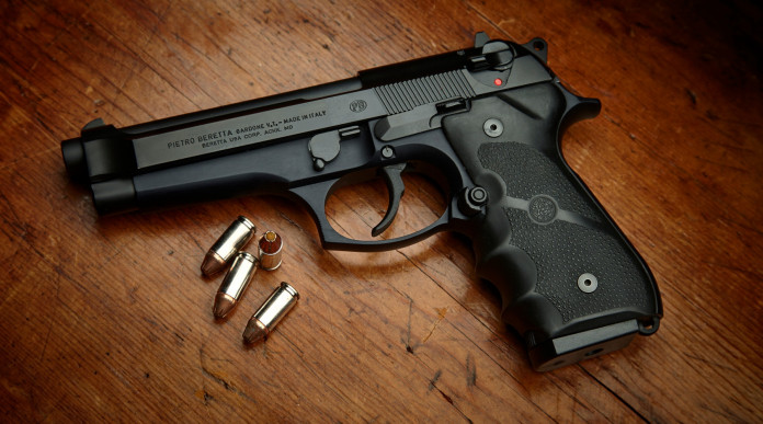 Quanti italiani possiedono un’arma? Quanti italiani possiedono un’arma? Beretta 92 Fs