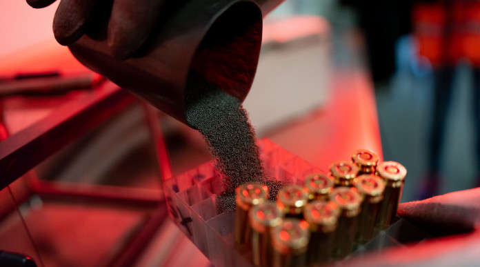 Fiocchi rinnova l’accordo per la distribuzione delle polveri da ricarica Vihtavuori in Italia Fiocchi rinnova l’accordo per la distribuzione delle polveri da ricarica Vihtavuori in Italia