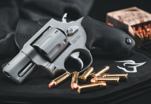 Sette colpi: Taurus presenta il revolver 817 Sette colpi Taurus presenta il revolver 817