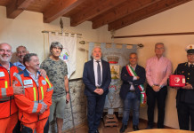 Da Beretta un defibrillatore per la polizia locale di Monte Isola Da Beretta un defibrillatore per la Polizia locale di Monte Isola