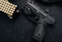 Smith & Wesson introduce la Performance Center M&P9 Shield X Carry Comp Smith & Wesson introduce la Performance Center M&P9 Shield X Carry Comp