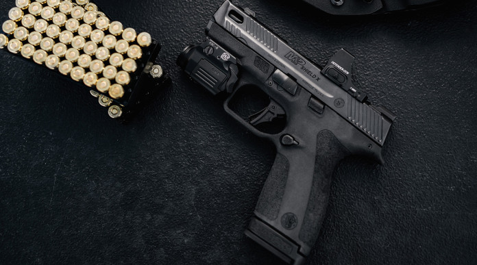 Smith & Wesson introduce la Performance Center M&P9 Shield X Carry Comp Smith & Wesson introduce la Performance Center M&P9 Shield X Carry Comp