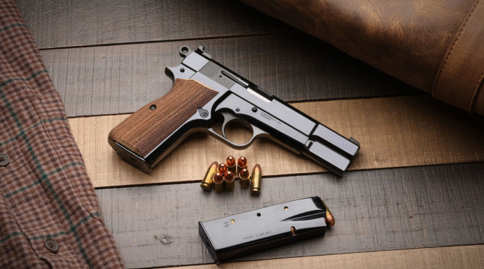 La Springfield Armory Sa-35 con la finitura lucida La Springfield Armory Sa-35 con la finitura lucida