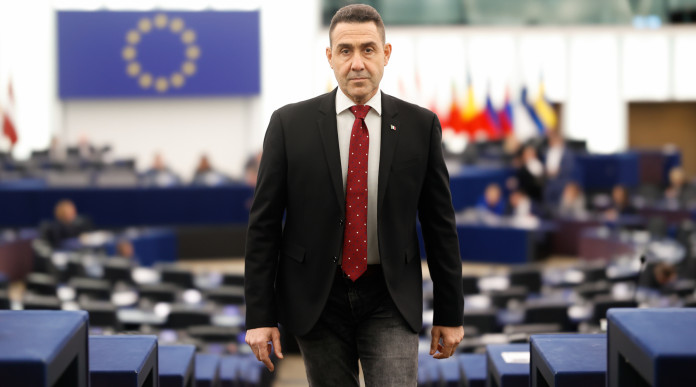 Futuro nazionale (Vannacci) lavora a un proprio pacchetto sicurezza Futuro nazionale (Vannacci) lavora a un proprio pacchetto sicurezza - Roberto Vannacci al parlamento europeo